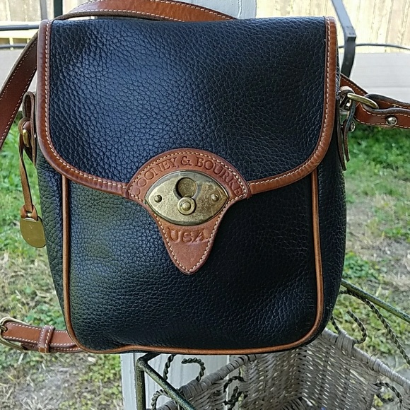 Dooney & Bourke Handbags - Dooney & Bourke Crossbody